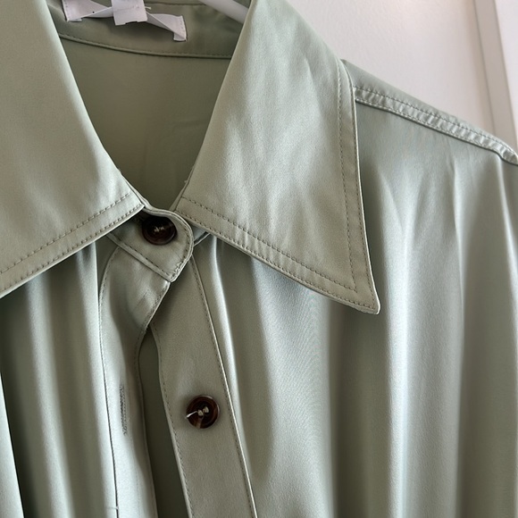 ELEGANT FLOWY BUTTON DRESS - Picture 5 of 6